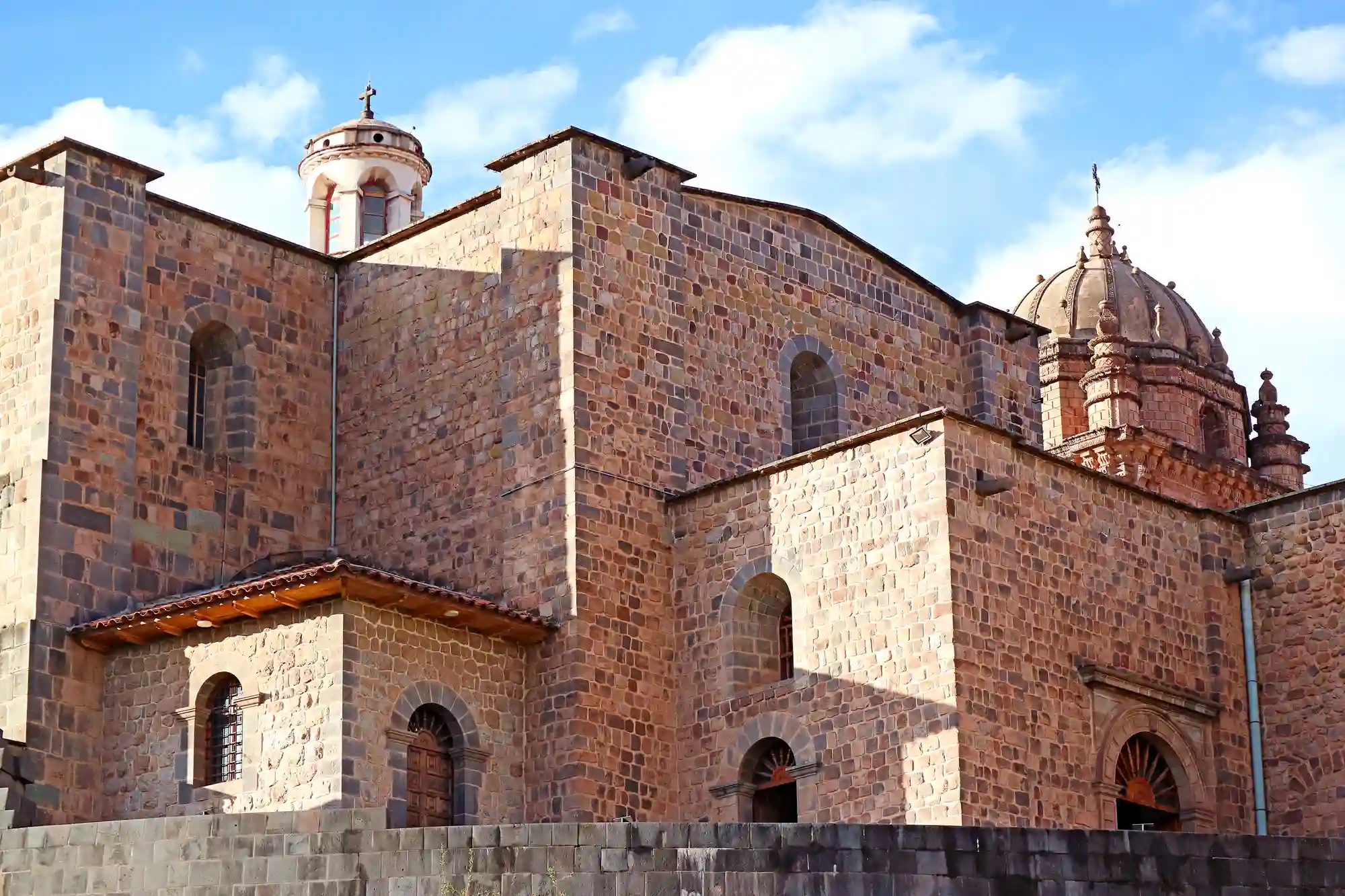 coricancha-temple-sun-incas-unesco-world-heritage-site-cusco-peru-south-america